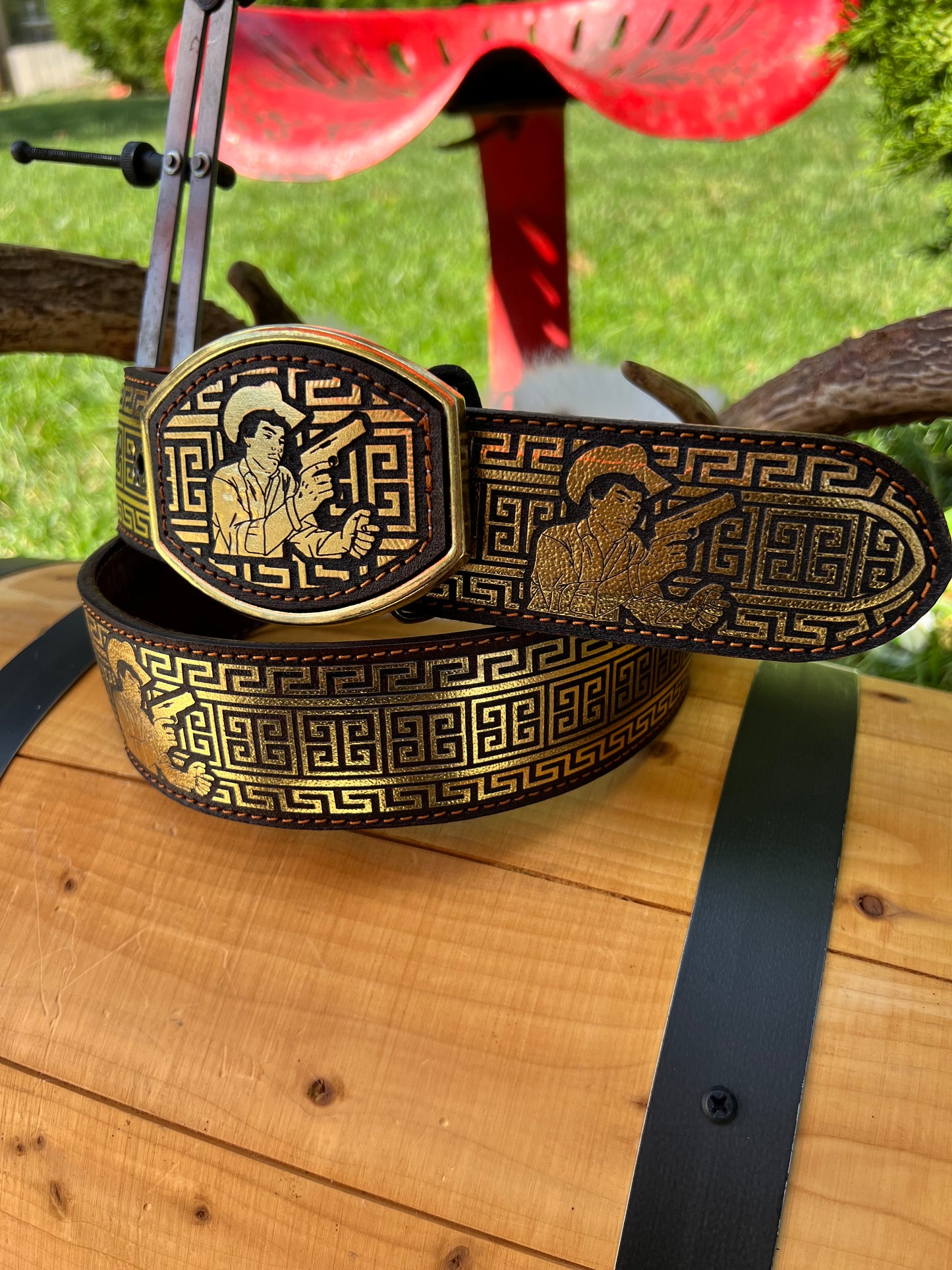 Chalino láser cut belt